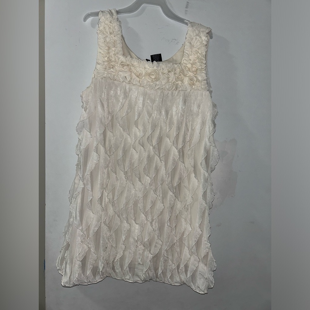 NEW DIRECTION Pretty Floral top